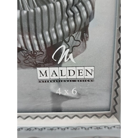 Malden International Design Metal Ornate Frame Rosebuds - Picture 7 of 8